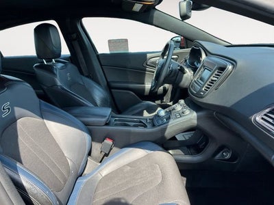 2016 Chrysler 200 S