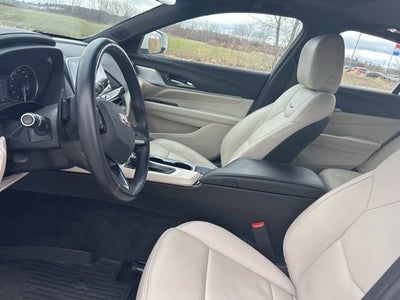 2023 Cadillac CT4 Premium Luxury