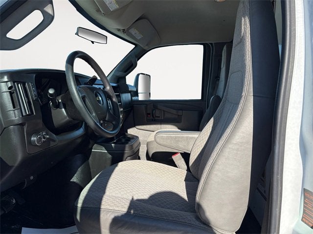 2017 Chevrolet Express Cutaway 4500 Base