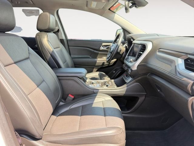 2022 GMC Acadia SLT