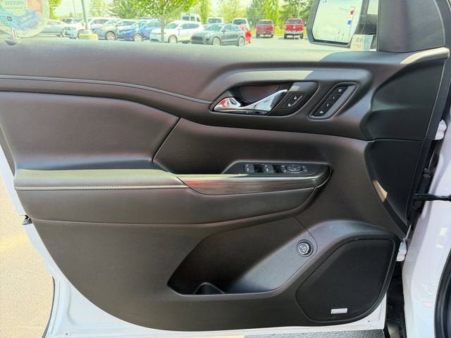 2022 GMC Acadia SLT