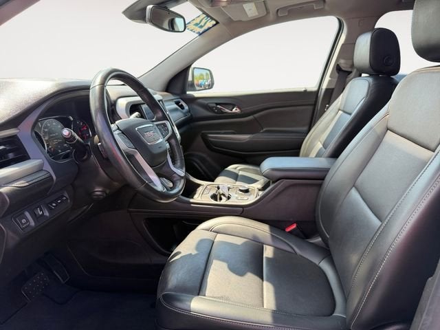 2022 GMC Acadia SLT