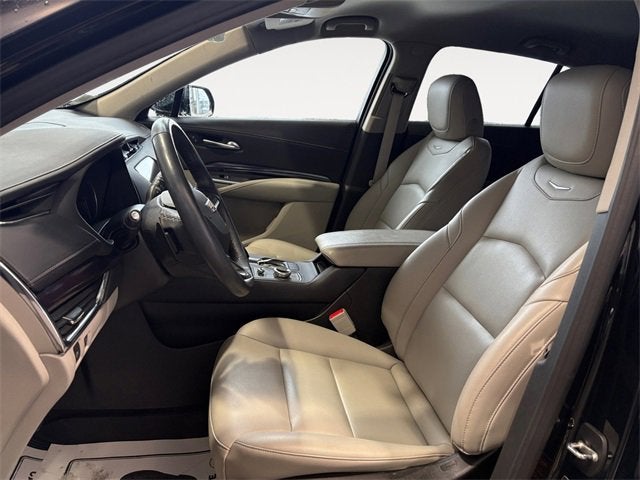 2023 Cadillac XT4 Luxury