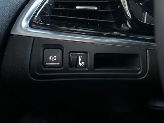 2025 Cadillac XT6 Luxury