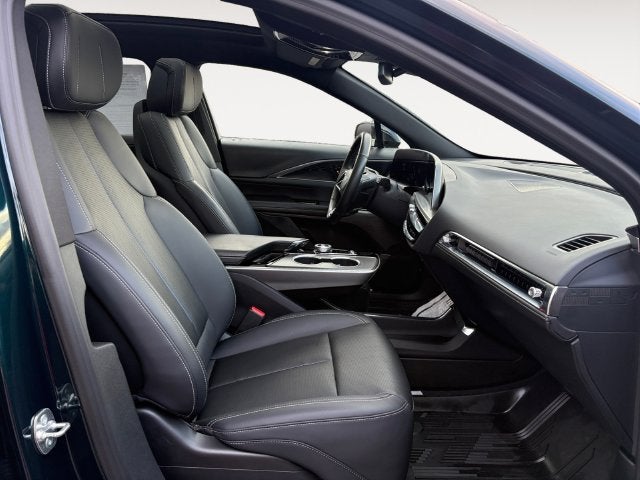 2024 Cadillac LYRIQ Luxury 1