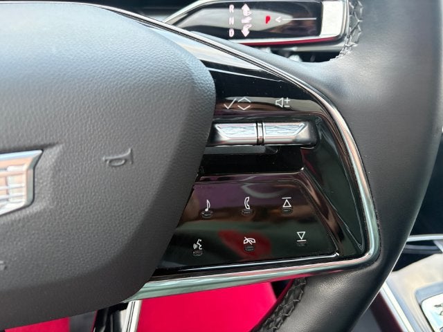 2024 Cadillac LYRIQ Luxury 1