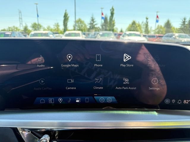 2024 Cadillac LYRIQ Luxury 1