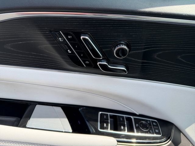 2024 Cadillac LYRIQ Luxury 1