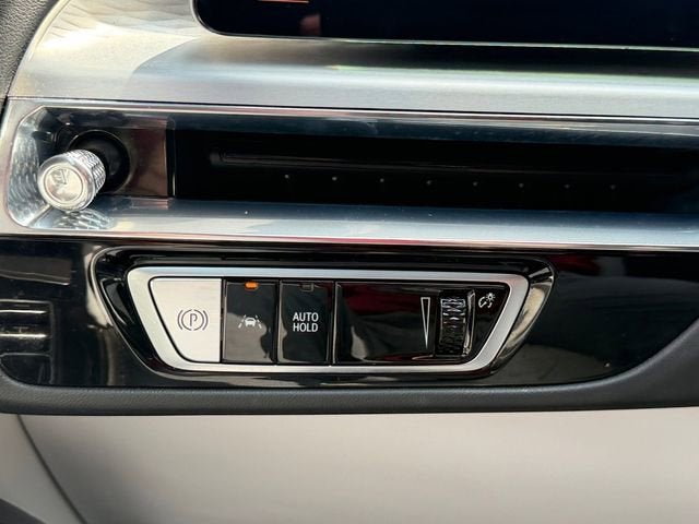 2024 Cadillac LYRIQ Luxury 1
