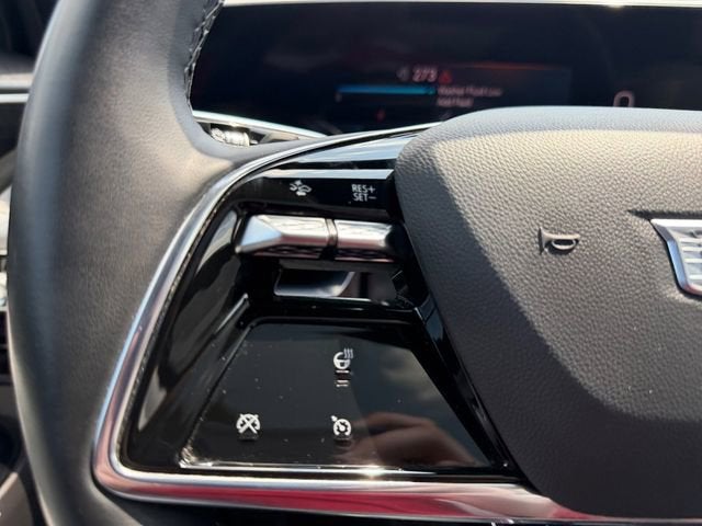 2024 Cadillac LYRIQ Luxury 1
