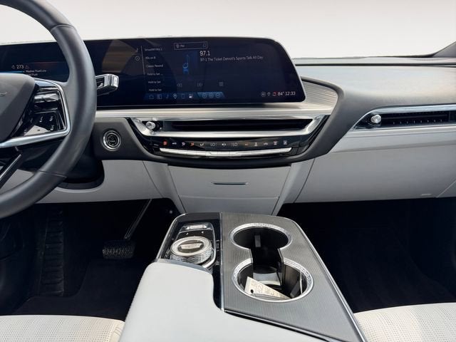2024 Cadillac LYRIQ Luxury 1