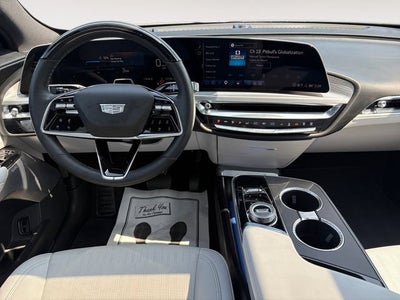 2024 Cadillac LYRIQ Luxury 2