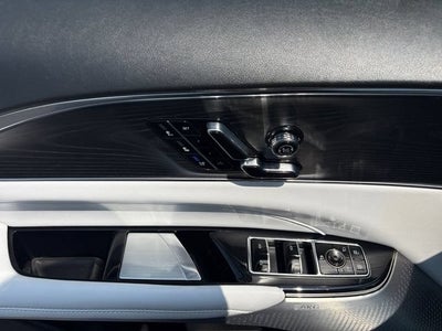 2024 Cadillac LYRIQ Luxury 2