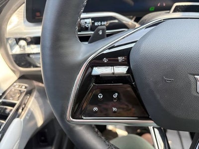 2024 Cadillac LYRIQ Luxury 2