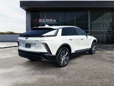 2024 Cadillac LYRIQ Luxury 2