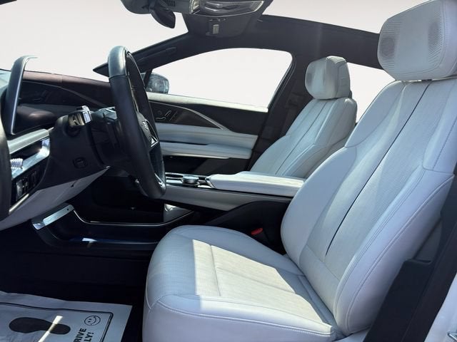 2024 Cadillac LYRIQ Luxury 2