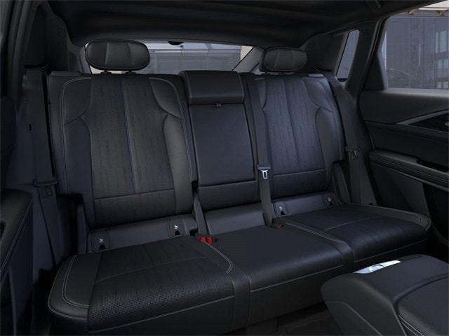 2025 Cadillac LYRIQ Luxury 3