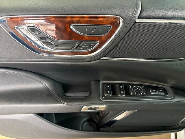 2017 Lincoln Continental Reserve