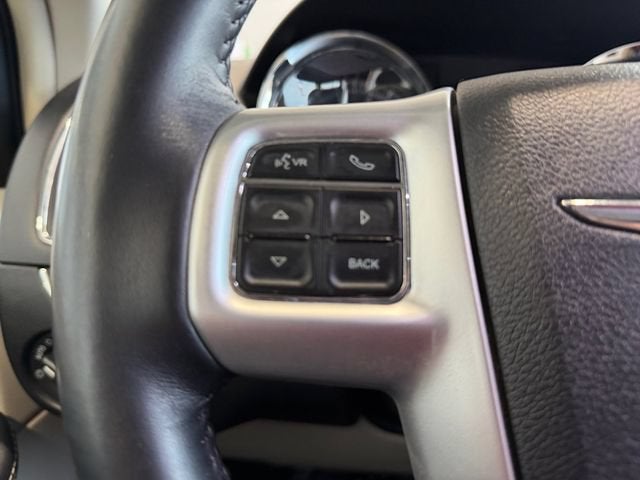 2016 Chrysler Town & Country Touring