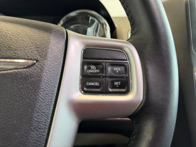 2016 Chrysler Town & Country Touring