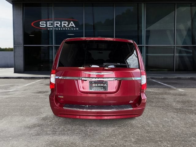 2016 Chrysler Town & Country Touring
