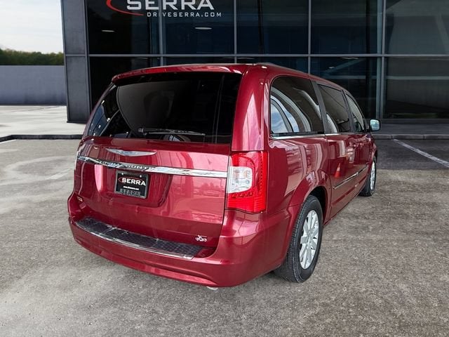 2016 Chrysler Town & Country Touring