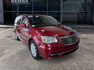 2016 Chrysler Town & Country Touring