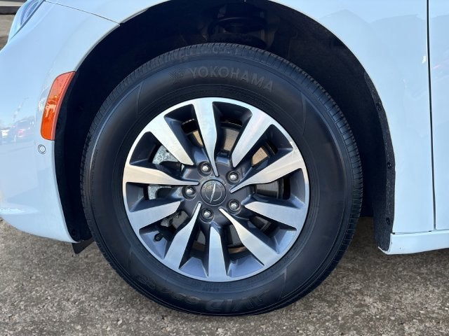 2023 Chrysler Pacifica Hybrid Touring L