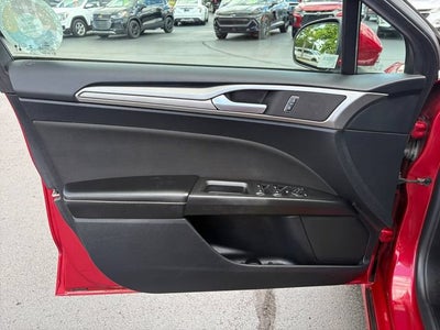 2020 Ford Fusion SE