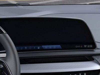 2025 Cadillac OPTIQ Luxury 2