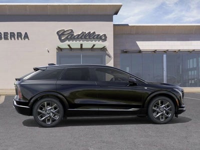 2025 Cadillac OPTIQ Luxury 2