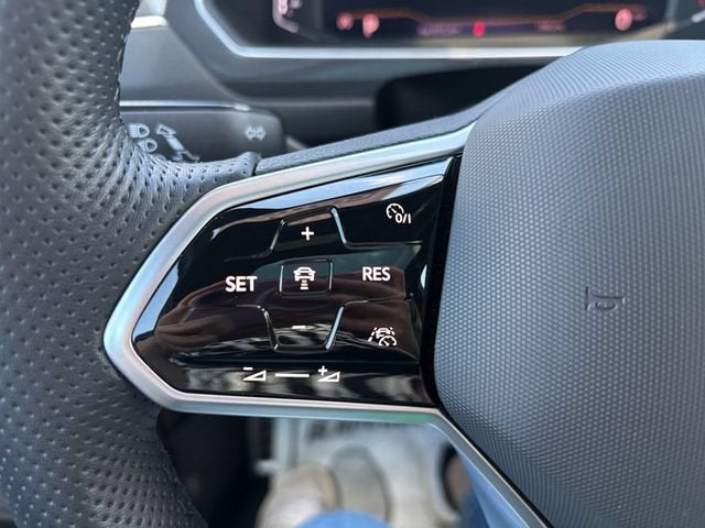 2023 Volkswagen Tiguan SEL R-Line
