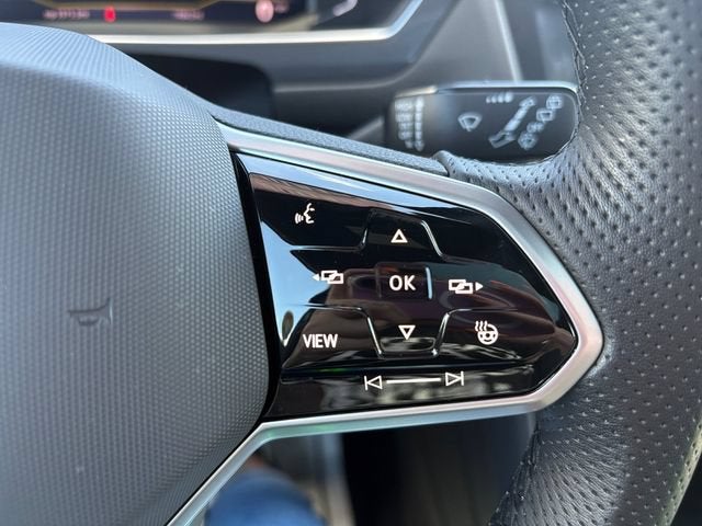 2023 Volkswagen Tiguan SEL R-Line