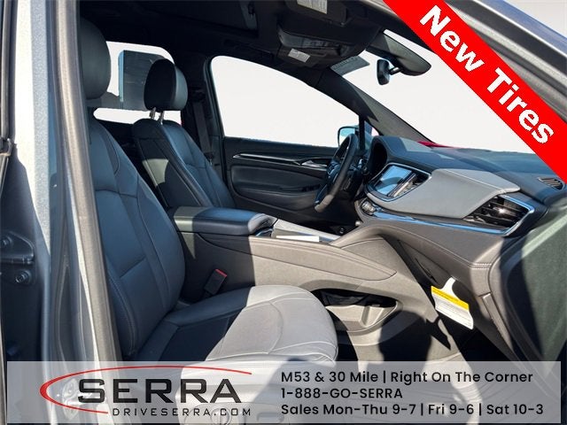 2024 Buick Enclave Essence