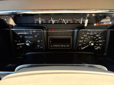 2013 Lincoln Navigator L Base