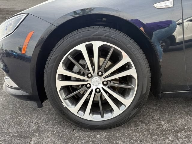 2018 Buick Regal Sportback Essence