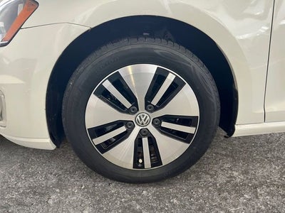 2016 Volkswagen e-Golf SE