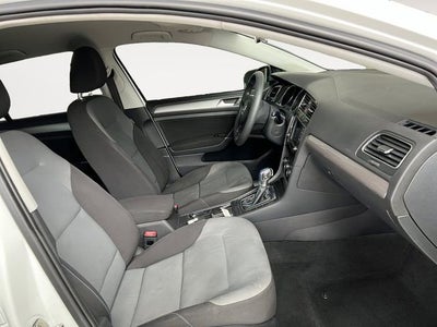 2016 Volkswagen e-Golf SE