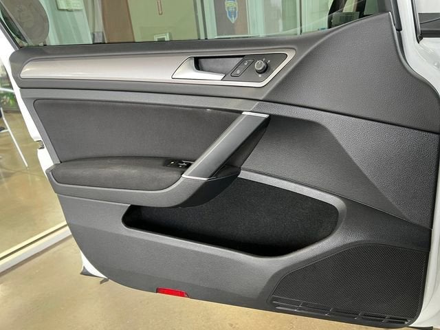 2016 Volkswagen e-Golf SE