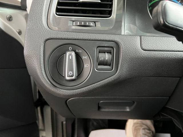 2016 Volkswagen e-Golf SE