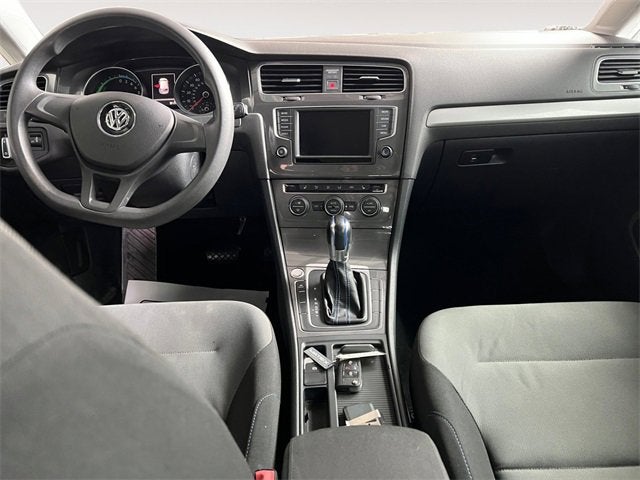 2016 Volkswagen e-Golf SE