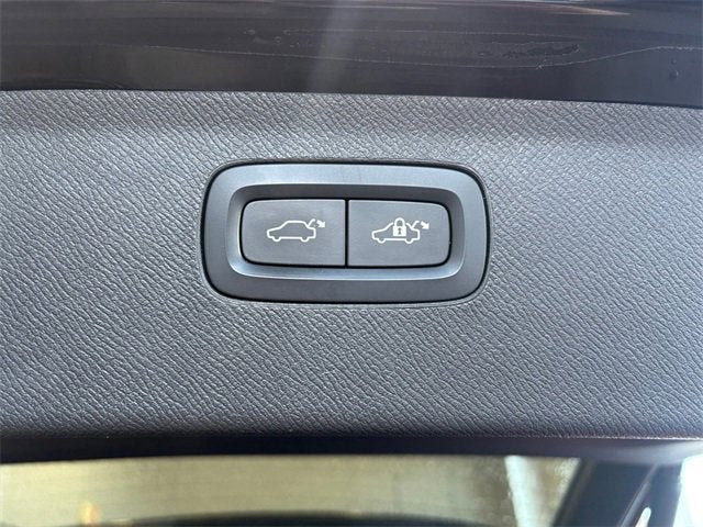 2018 Volvo XC90 Momentum