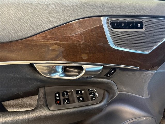 2018 Volvo XC90 Momentum