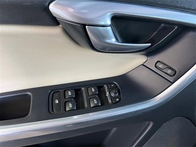 2016 Volvo XC60 T5 Platinum