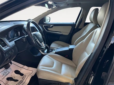 2016 Volvo XC60 T5 Platinum