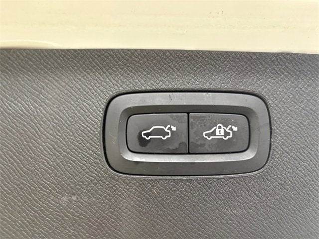 2020 Volvo XC90 Momentum