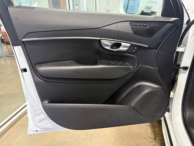 2020 Volvo XC90 Momentum