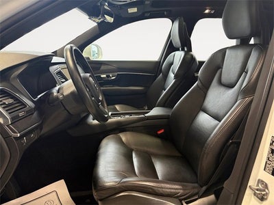 2020 Volvo XC90 Momentum