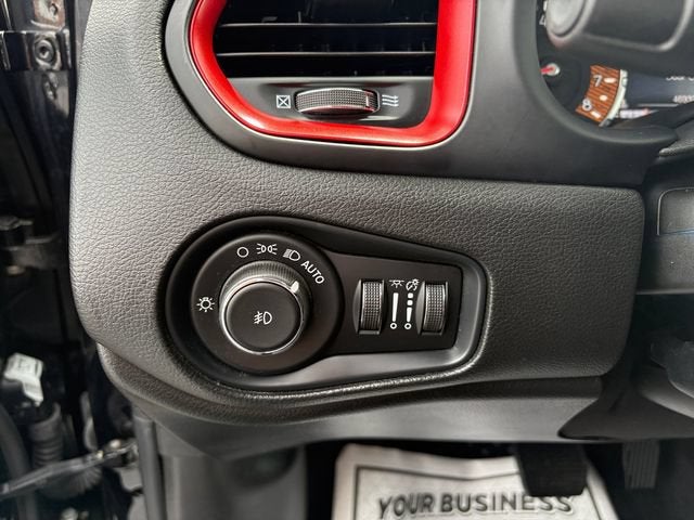 2023 Jeep Renegade Trailhawk